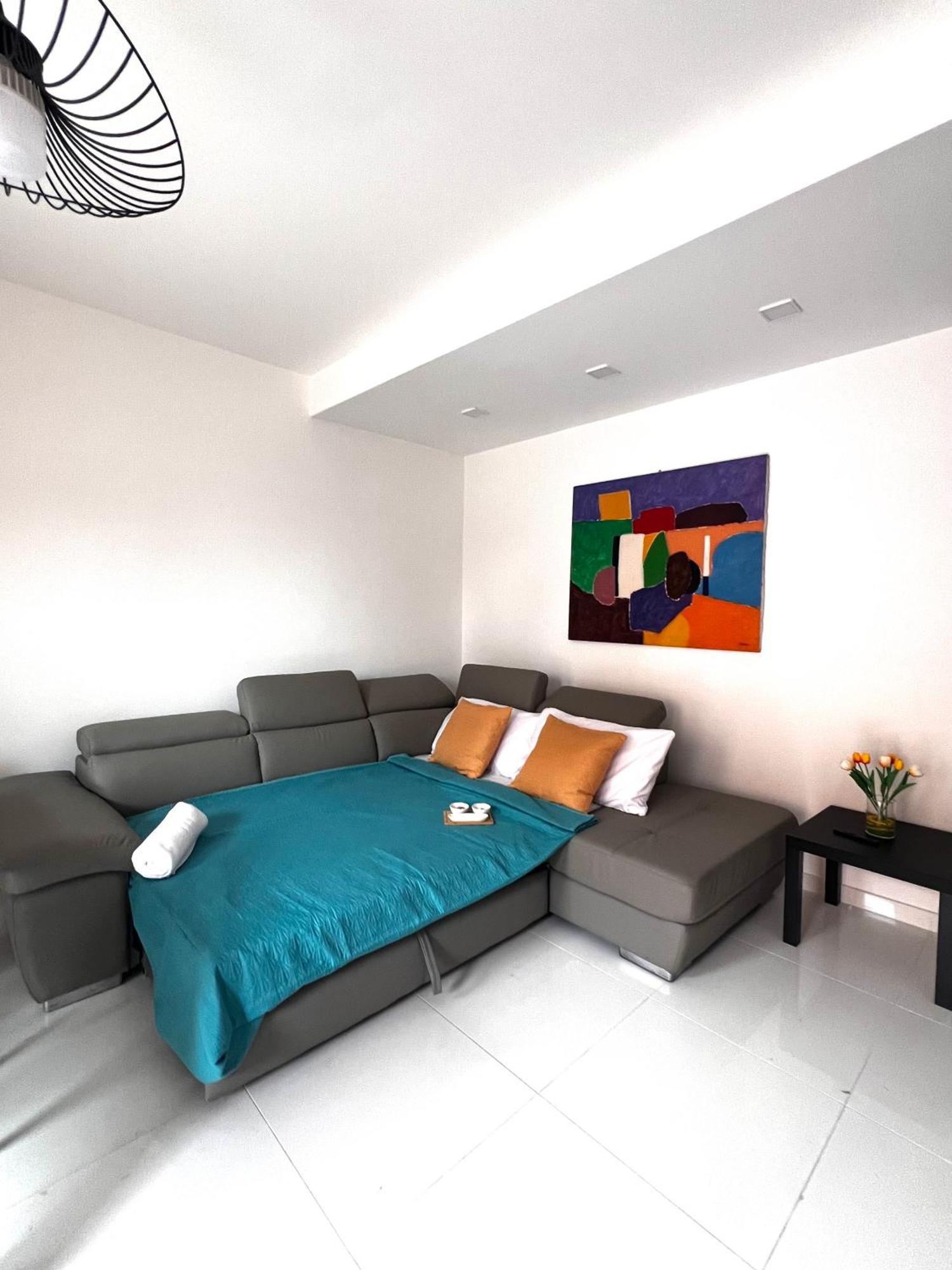 Roma Airport Sky Apartments Fiumicino Exterior photo